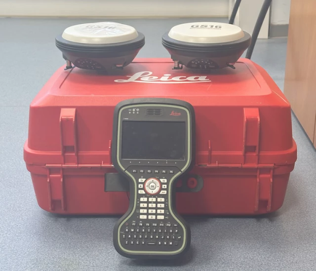 Leica GS16 Base and Rover with CS20 Controller