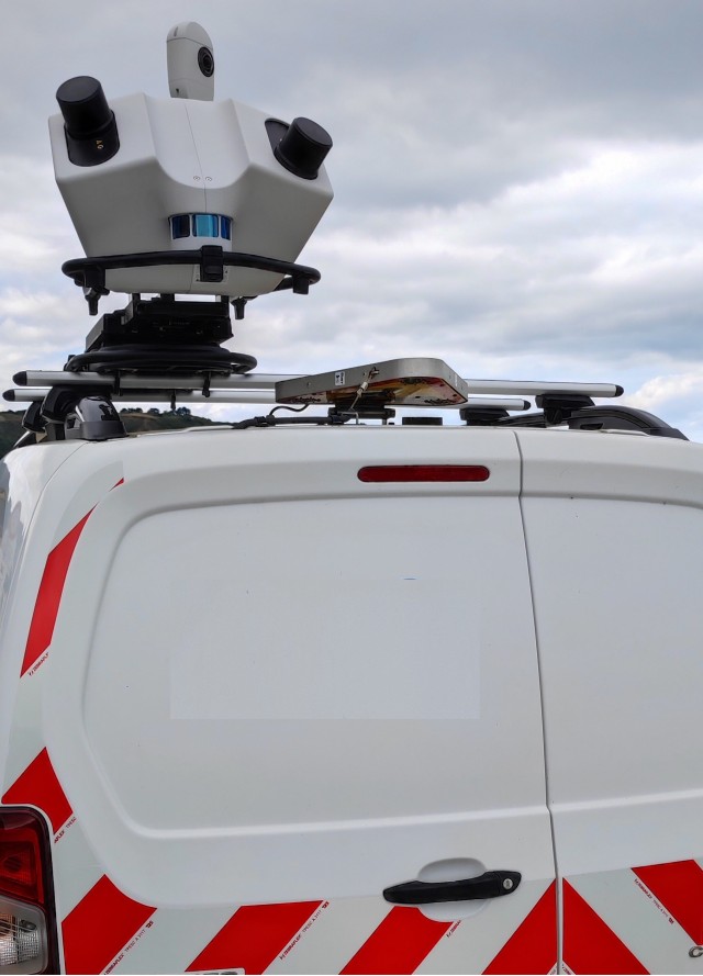 Leica Pegasus TRK700 Evo Mobile Mapping System & Pegasus Backpack